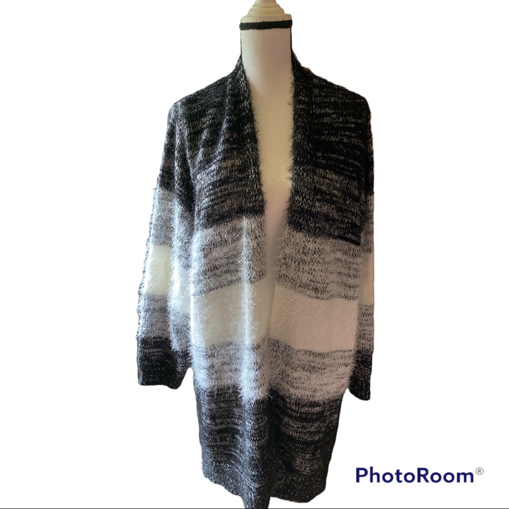 EVRI Womens Black & White Long Cardigan